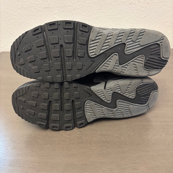 Mens Nike Black and Grey Nike Air Max Size 11 - Picture 6 of 6